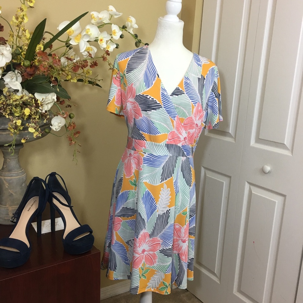 NWT Ann Taylor Tropical Floral Fit & Flare Dress Size LP Tropical Garden Party
